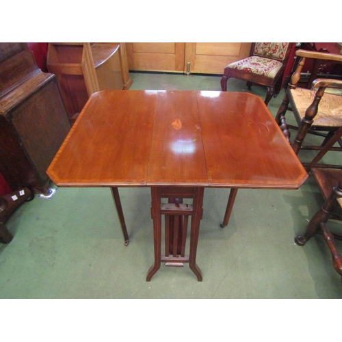 4089 - An Edwardian cross-banded mahogany Sutherland table, with canted rectangular top, 76cm wide extended