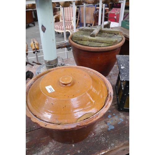 2371 - Two Victorian terracotta pots