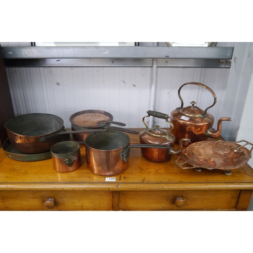 2299 - A selection of Victorian copper kitchenware