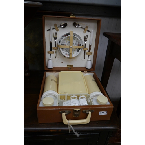 2470 - A 1950's Braxton cased picnic set