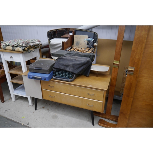 2486 - A 1960's dressing chest