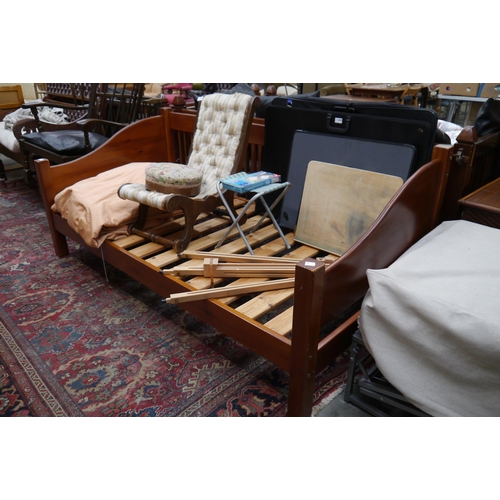 2499 - A pine day bed frame