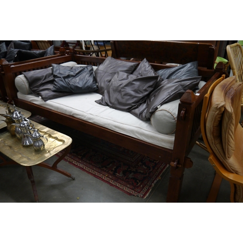 2505 - A Lombok furniture teak daybed