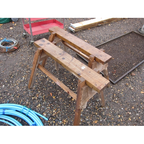 3369 - Two wooden trestles