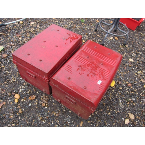 3427 - Two metal chests