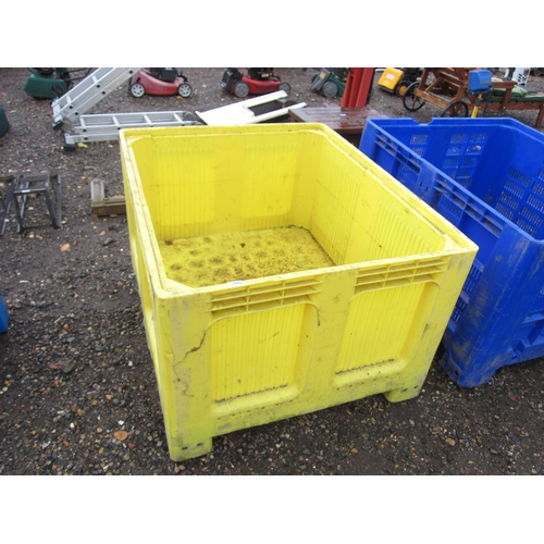 3465 - A plastic box pallet