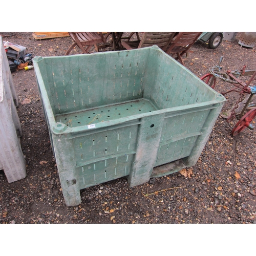 3469 - A plastic box pallet, a/f