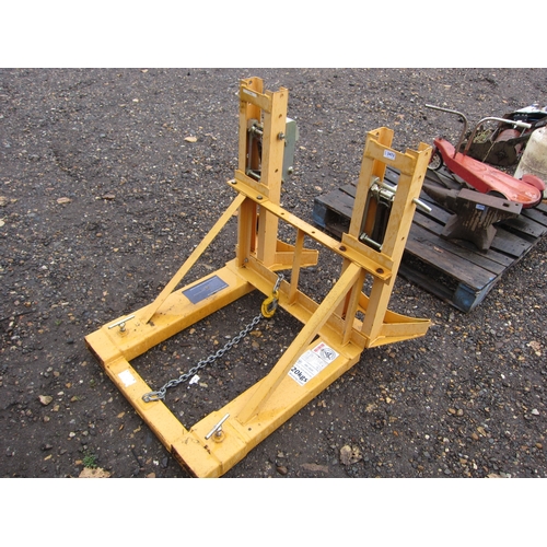 3473 - A 720kg forklift attachment