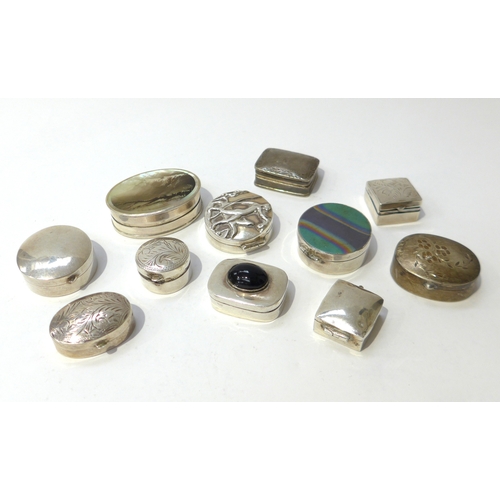 6423 - Mixed Sterling and 925 marked pill boxes of varying shapes and forms, cabochon decorated and engrave... 