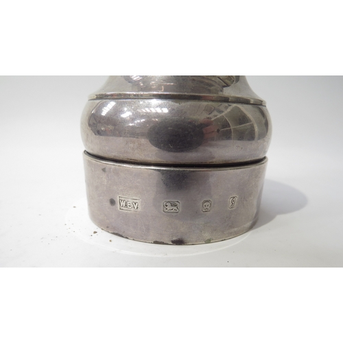 6432 - A W.E.V silver pepper grinder with presentation inscription to side, London 1983, 10cm tall