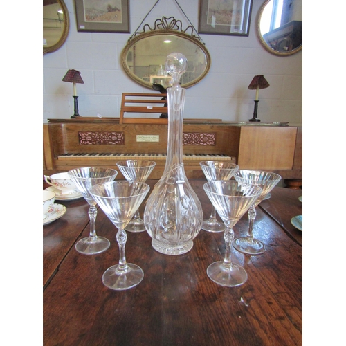 1024 - An early 20th Century fluted glass decanter and set of six glasses