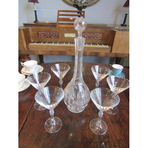 1024 - An early 20th Century fluted glass decanter and set of six glasses