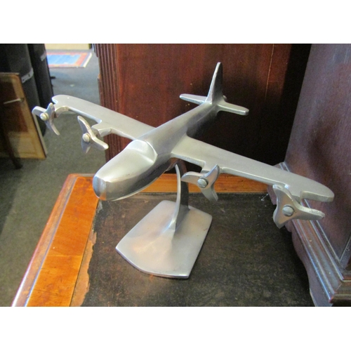 1118 - A modern alloy model of a bomber aircraft, 15cm tall