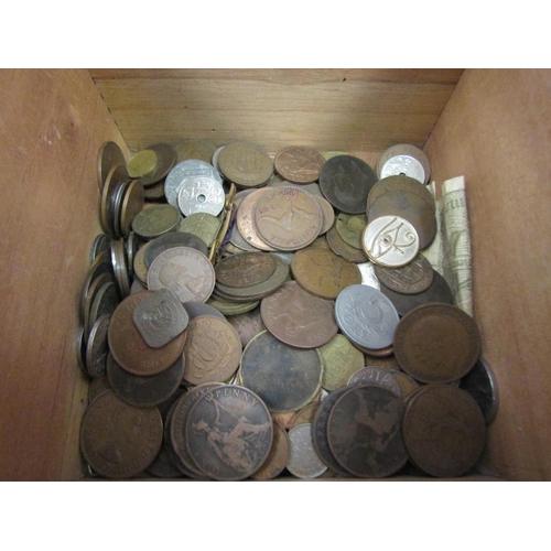 1380 - A quantity of coinage including late 19th-early 20th Century pennies, Elizabeth new pennies, twenty ... 