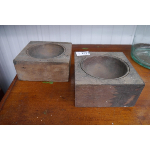 2092 - A pair of Victorian mahogany coin till holders