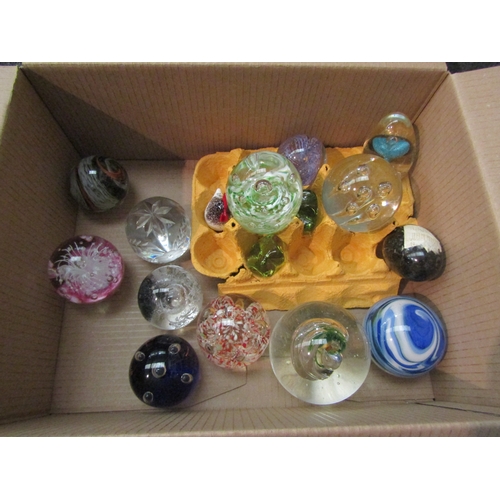 1438 - A box of glass paper weights including chicken and various art glass modern design (16)