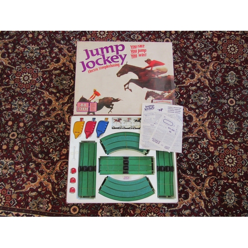 1561 - A Jump Jockey electric steeplechasing game, boxed