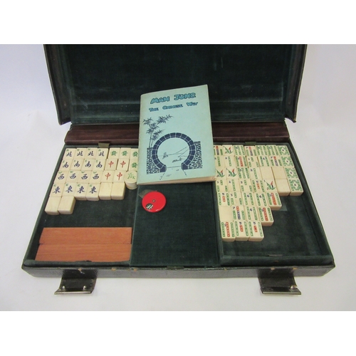 1229 - A cased bone Mahjong set