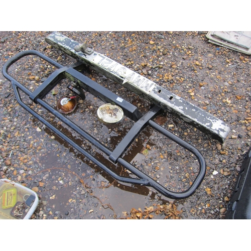 3393 - A Land Rover front bar