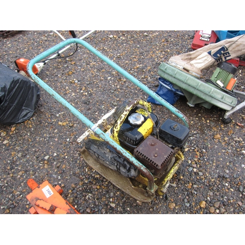 3405 - A petrol wacker plate