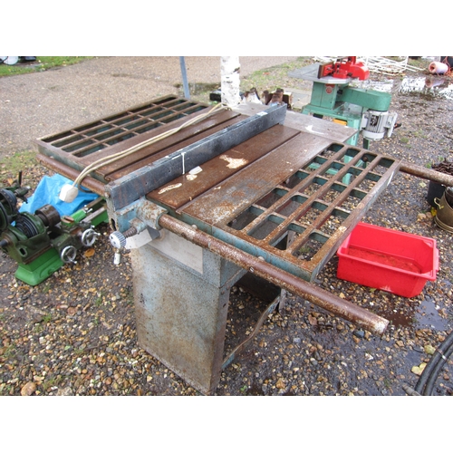 3436 - A saw bench.  DTI Failure: Please see information pages