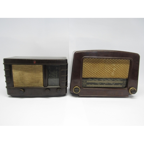 7324 - Two boxed vintage Bakelite cased valve radios to include Cossor Melody Maker model 254 and Philips m... 