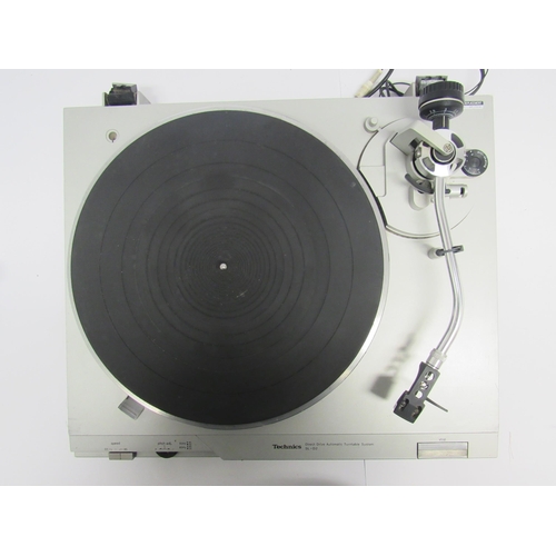 7457 - Hi-fi - A Technics SL-D2 direct drive turntable with Stanton 500 Mk II cartridge, lid hinges snapped