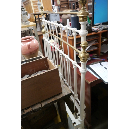 3514 - White painted and brass 4' bed ends. no side irons