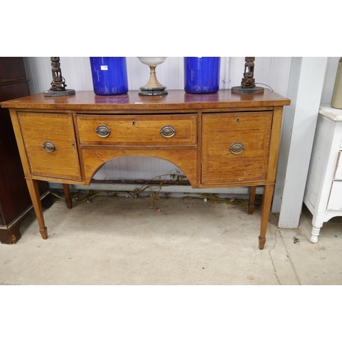 2272 - A Georgian style mahogany sideboard