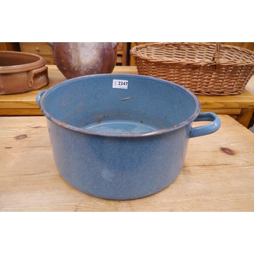 2331 - An enamel saucepan