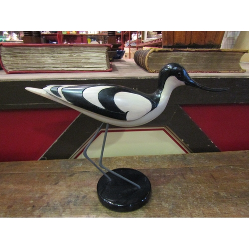 4009 - A limited edition carved wood Avocet by Feathers Gallery, No. 1944/2000, 25cm tall