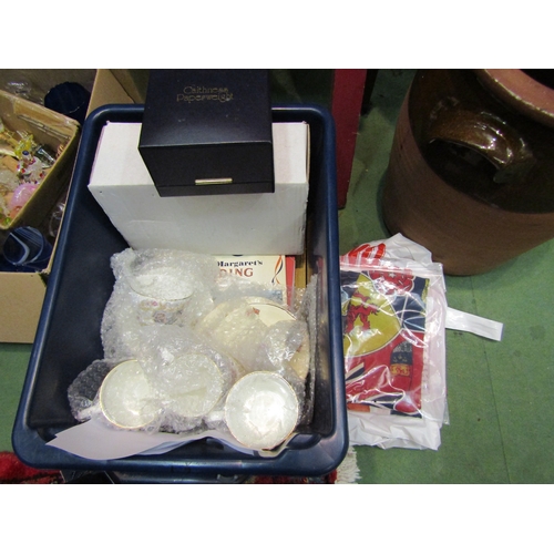 4184 - A box containing a selection of Royal memorabilia: mugs, Caithness paperweight, books, 1953 Coronati... 