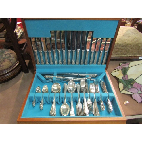 4240 - A canteen of silver plated cutlery