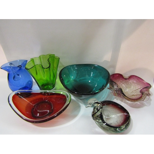 4283 - Six pieces of glassware including studio; bowls, vase, jug and bird form ashtray (6)