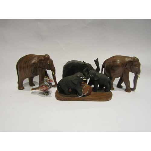 4413 - A collection of wooden elephants and a chicken (5)