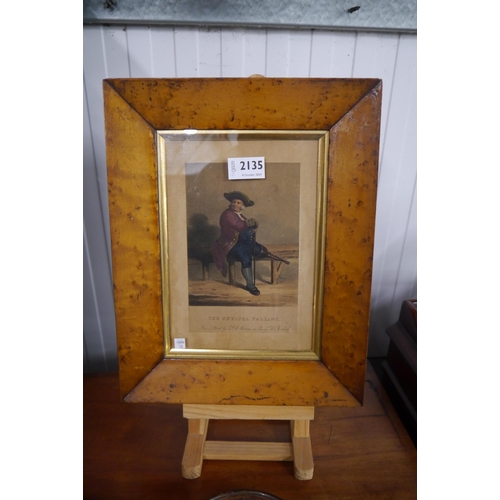 2135 - A 19th Century maple framed print of Chelsea pensioner