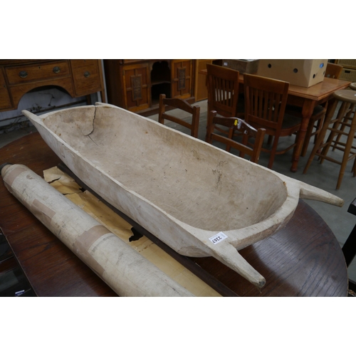 2267 - A large rustic wooden dough trough, end a/f