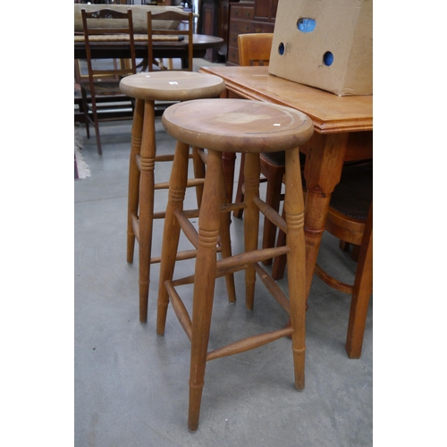 2288 - Two high beech stools