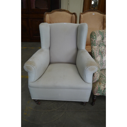 2365 - A Victorian upholstered armchair a/f