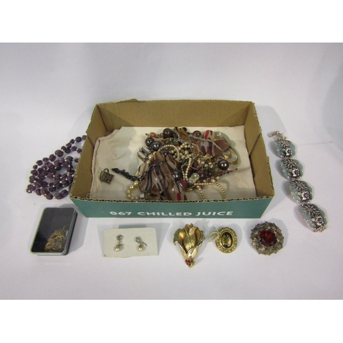 4330 - A tub containing an assortment of costume jewellery including necklaces, brooches and rings