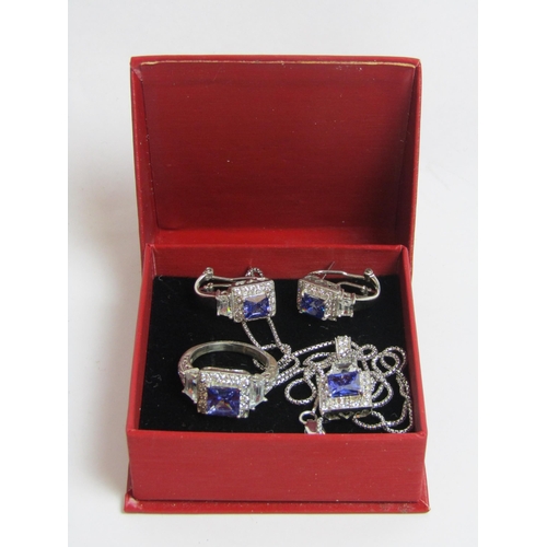 4381 - A suite of costume jewellery including rings, earrings and pendant on chain 925