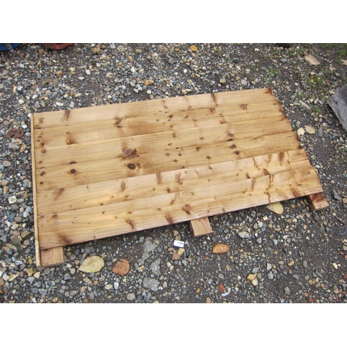 3384 - A closeboard garden fence panel