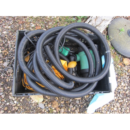 3423 - A submersible pump with hoses.  DTI Failure: Please see information pages