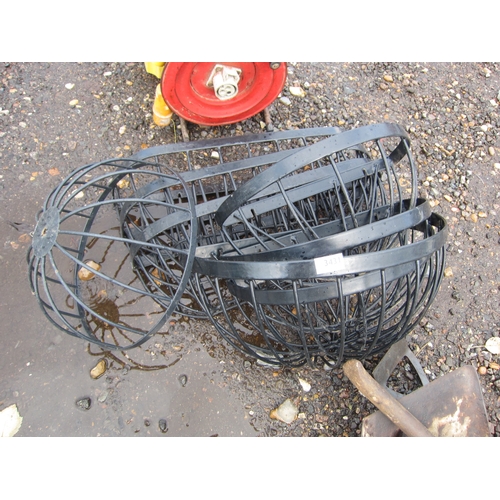 3431 - A quantity of metal baskets