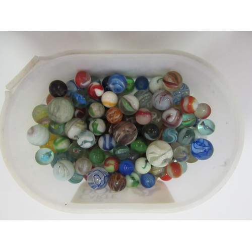 1283 - A tub of vintage marbles