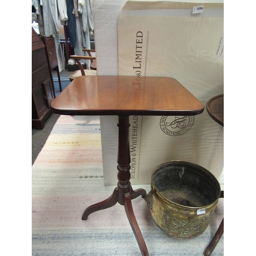 1097 - An Edwardian mahogany tripod wine table, 72cm tall