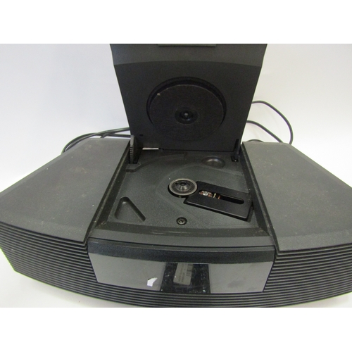 1256 - A Bose Wave radio CD player with remote (lid a/f)