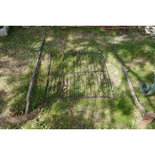 8030 - A 19th Century wrought iron spike and hoop top side gate with original posts, gate is 36