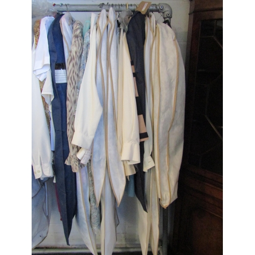 1008 - A quantity of ladies clothing