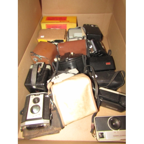 1458 - A box of mixed Kodak film cameras including a Brownie Reflex 20